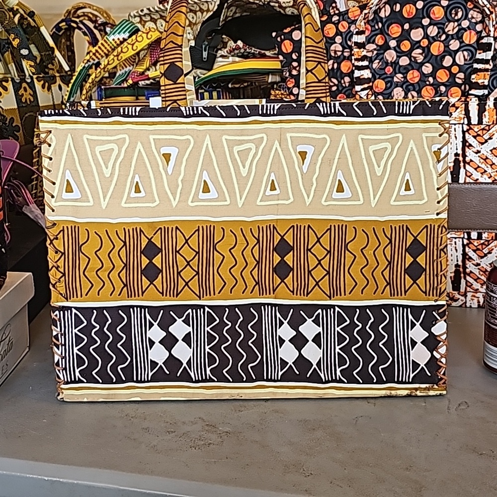 Purse - Picture 2 of 4